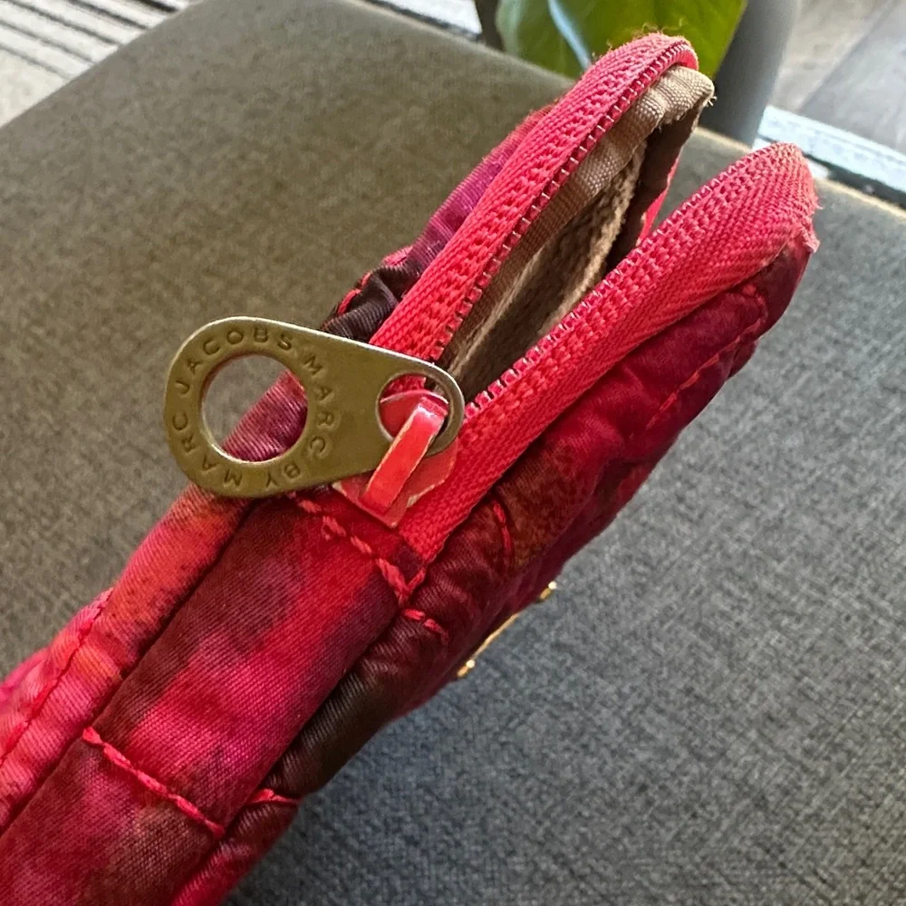 Marc By Marc Jacobs Fuchsia and Black Quilted Nylon Laptop Case - Picture 7 of 11